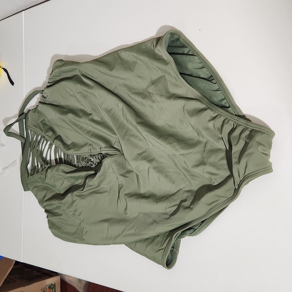 Time and Tru Swimsuit Womens Size 16/18 one piece Olive Green - Picture 1 of 9